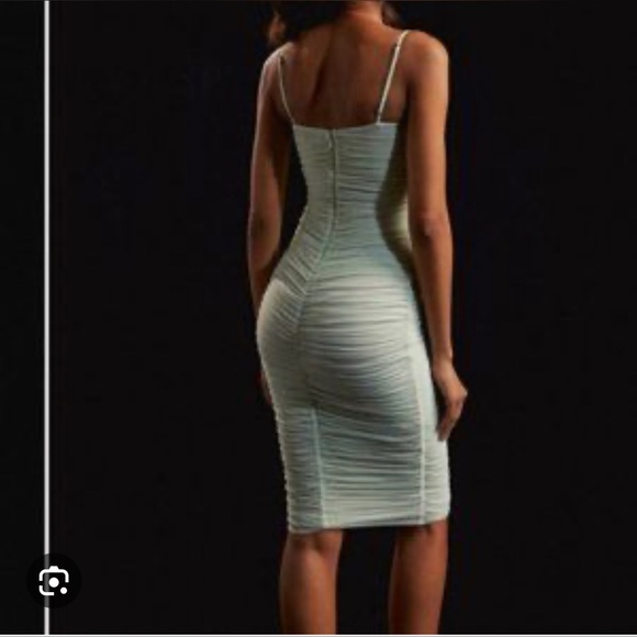 Aritzia, Brand new with tag Ten by Babaton ruched bodycon midi dress size 4 - Picture 2 of 9